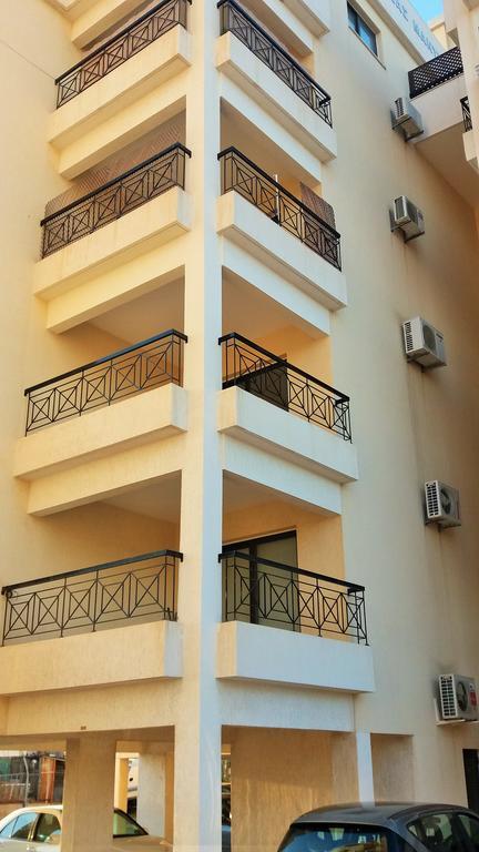 101 Mandritis Court Daire Larnaca Dış mekan fotoğraf