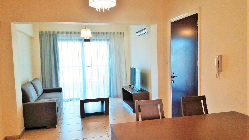 101 Mandritis Court Daire Larnaca Dış mekan fotoğraf