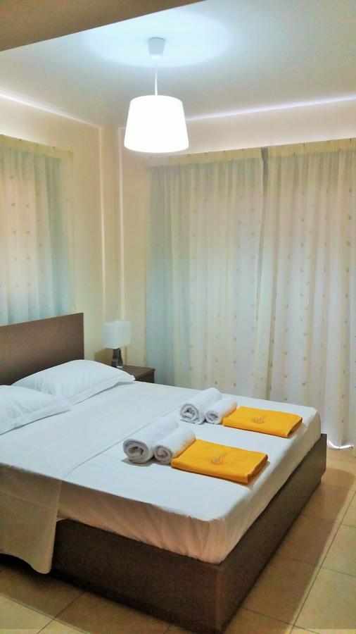 101 Mandritis Court Daire Larnaca Dış mekan fotoğraf
